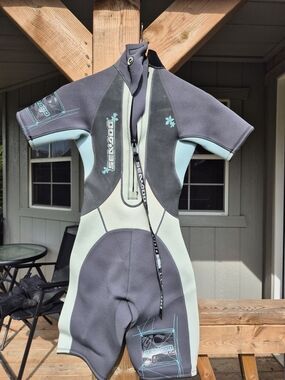 Sea Doo Women's Wetsuit Size 7/8 Blue Black
